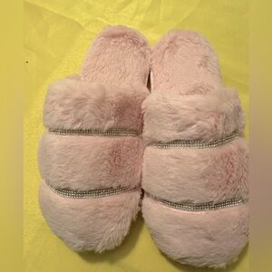 Avon Rhinestone Faux Fur Slippers -Size L (9-10)